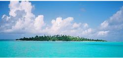 Motu in Aitutaki lagoon
