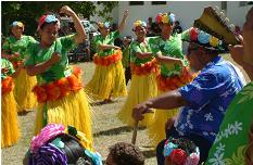 Kimiangatau village dancers