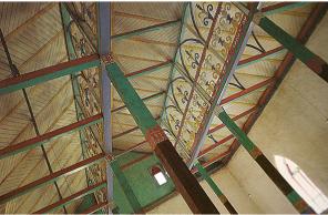 Ziona Church, Mauke interior 2