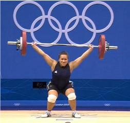 Luisa Peters on the way to a succssful 3rd snatch lift