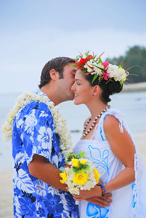 Cook Islands bride and groom